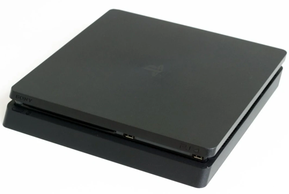 Sony Playstation 4 Slim 1TB 2 ovladače Bazar